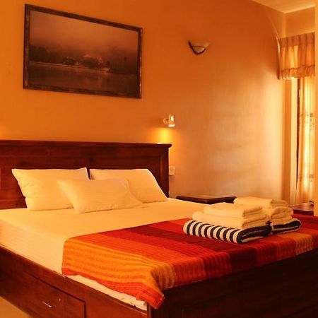 Janishi Residencies Hotel Negombo Room photo
