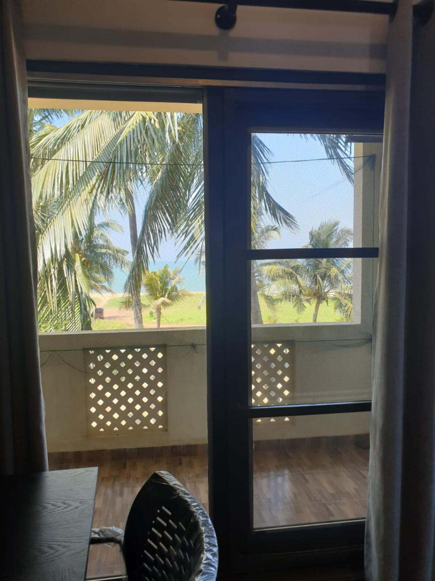 Janishi Residencies Hotel Negombo Exterior photo