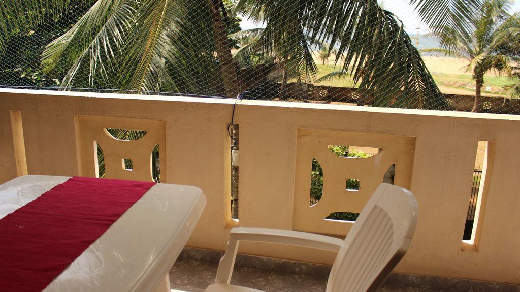 Janishi Residencies Hotel Negombo Exterior photo