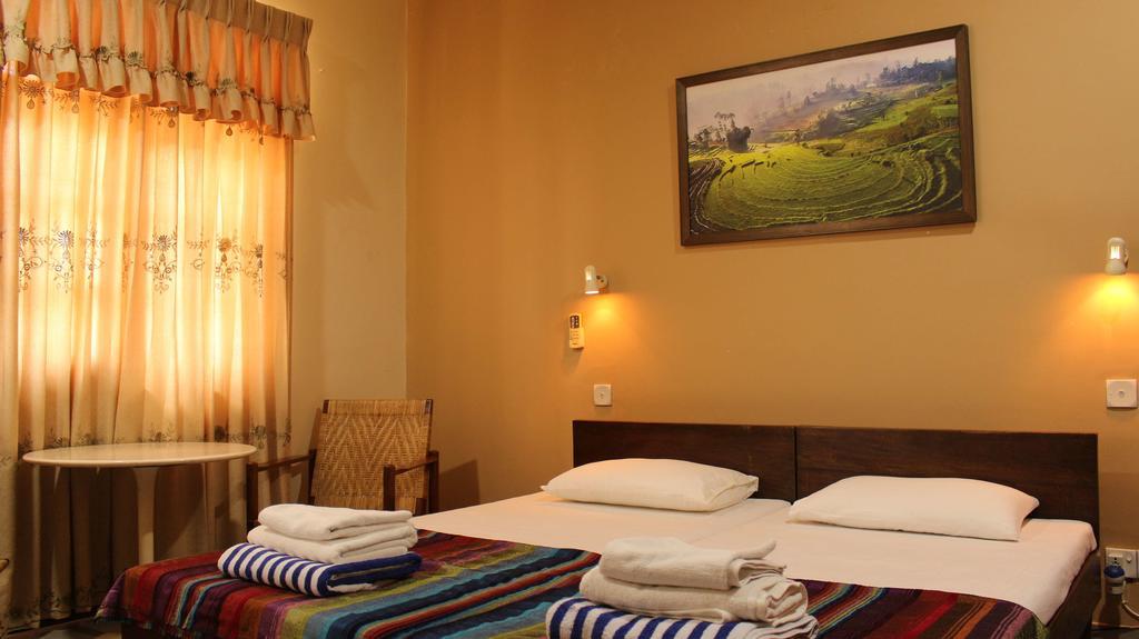 Janishi Residencies Hotel Negombo Room photo