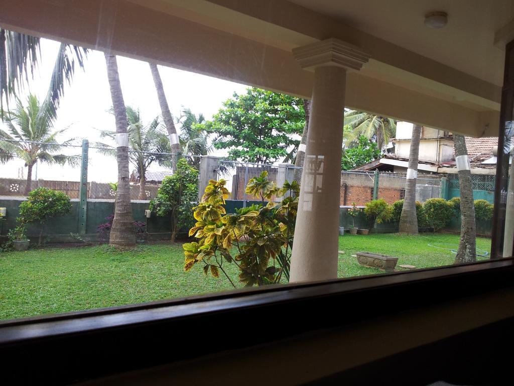 Janishi Residencies Hotel Negombo Room photo