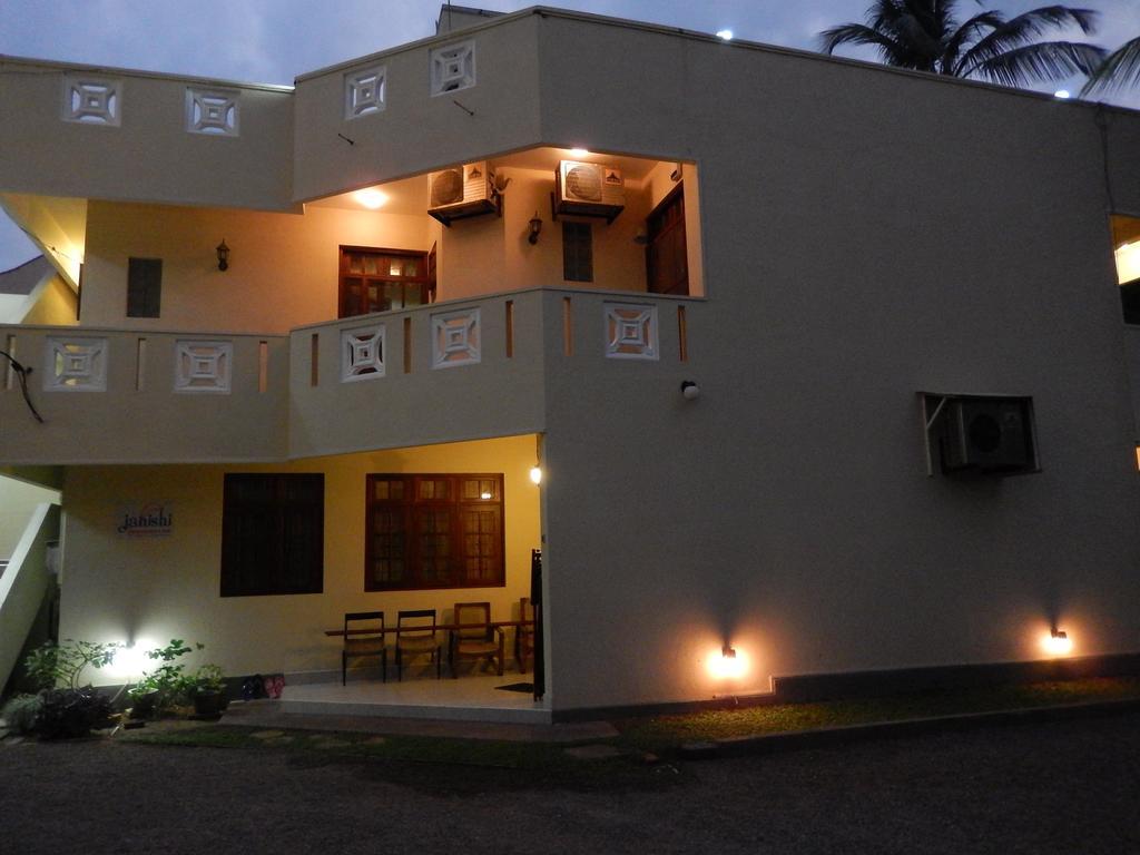 Janishi Residencies Hotel Negombo Exterior photo