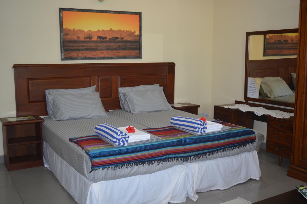 Janishi Residencies Hotel Negombo Exterior photo