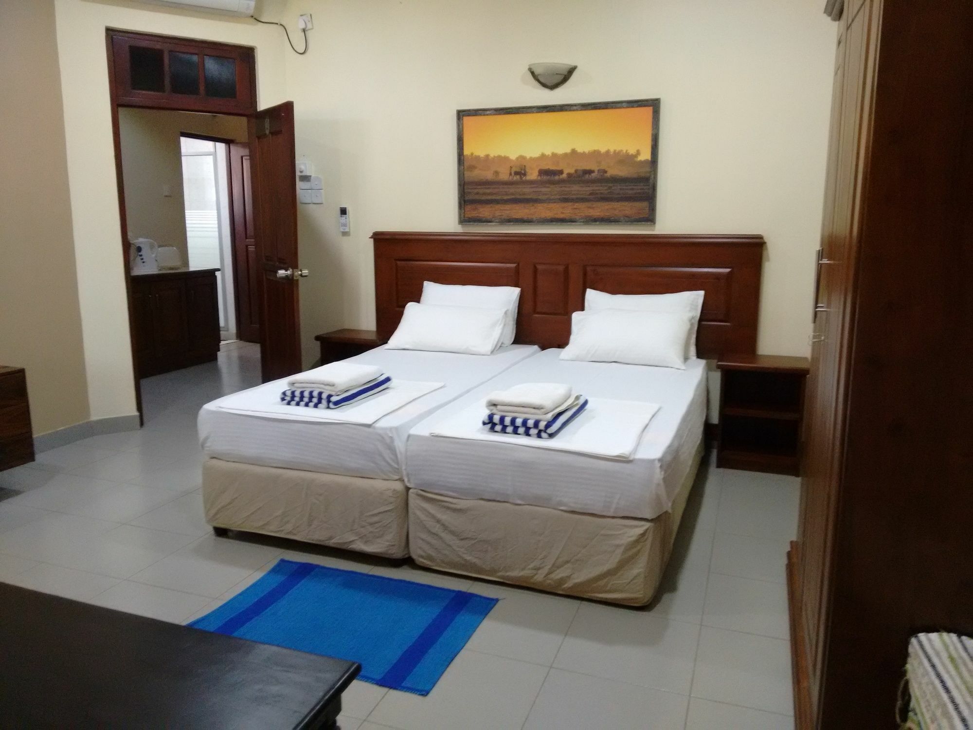 Janishi Residencies Hotel Negombo Exterior photo